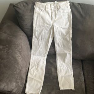 Pantalones blancos de H&M